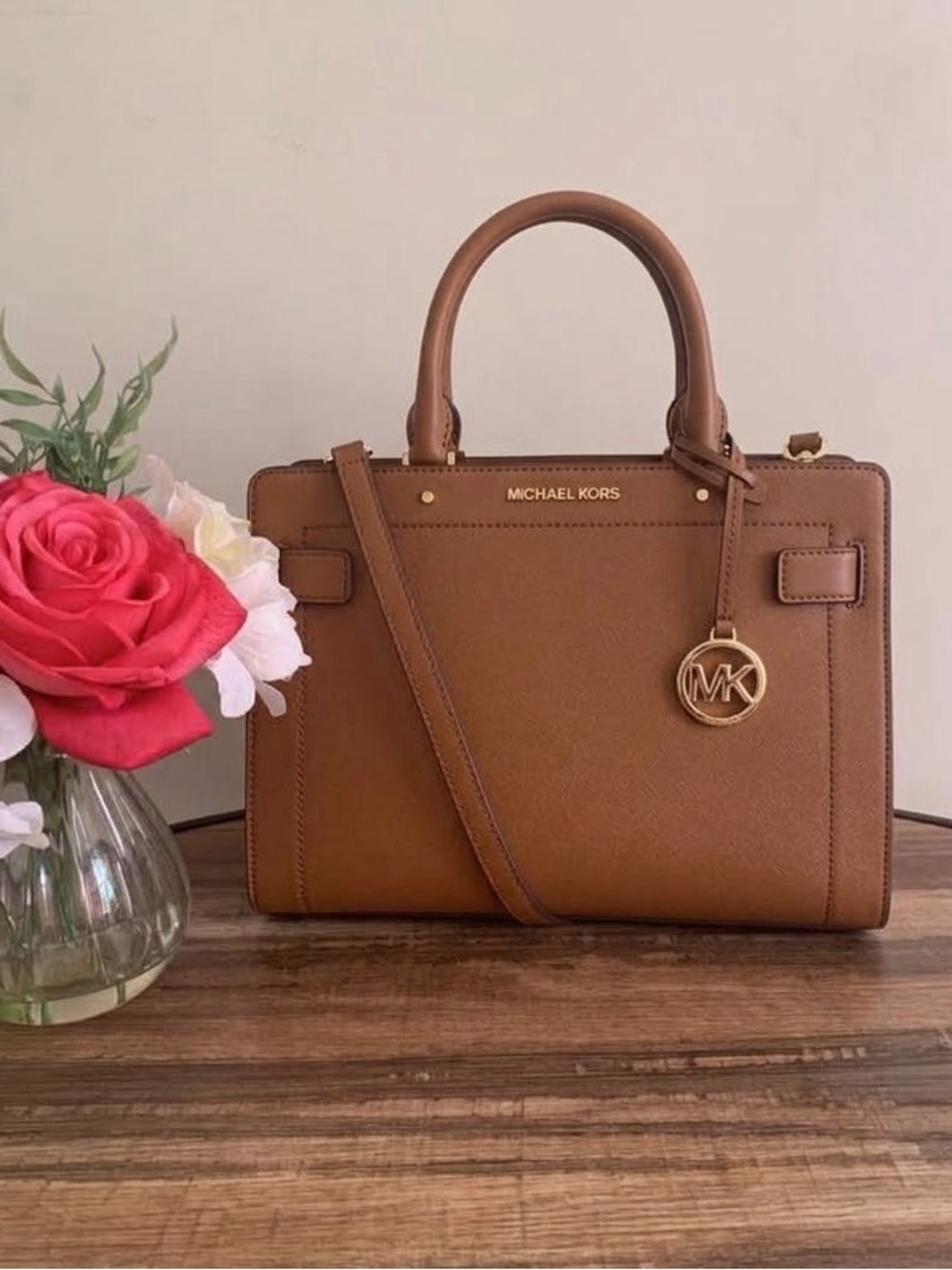 NWOT Michael Kors Rayne Gallery Medium Saffiano Leather Satchel reg $44&